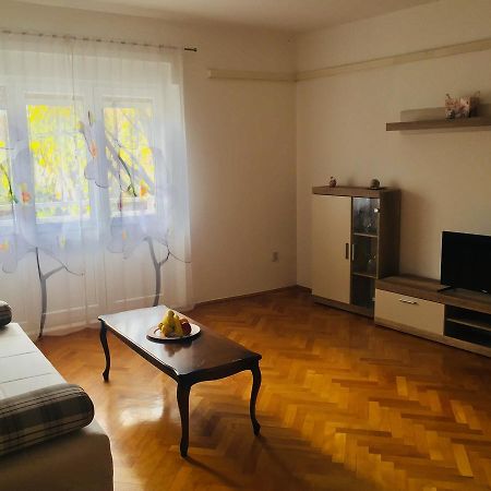 Apartment Stipe Split Luaran gambar