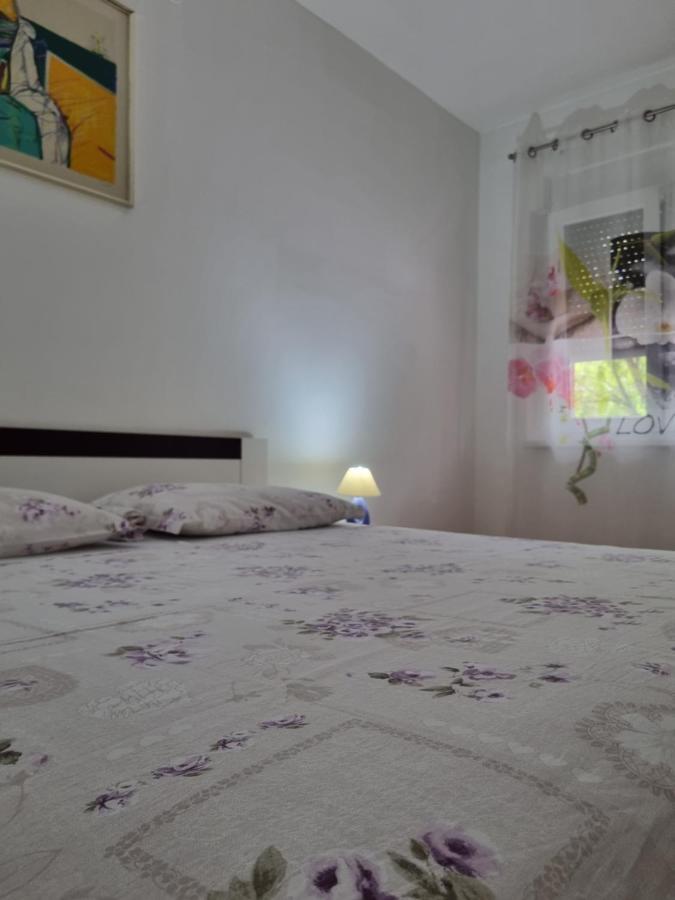 Apartment Stipe Split Luaran gambar