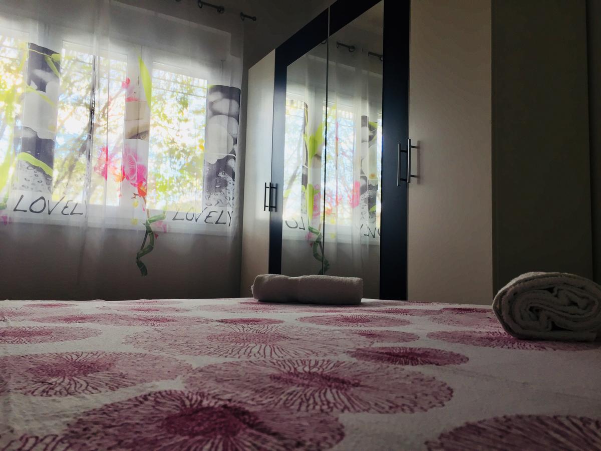 Apartment Stipe Split Luaran gambar